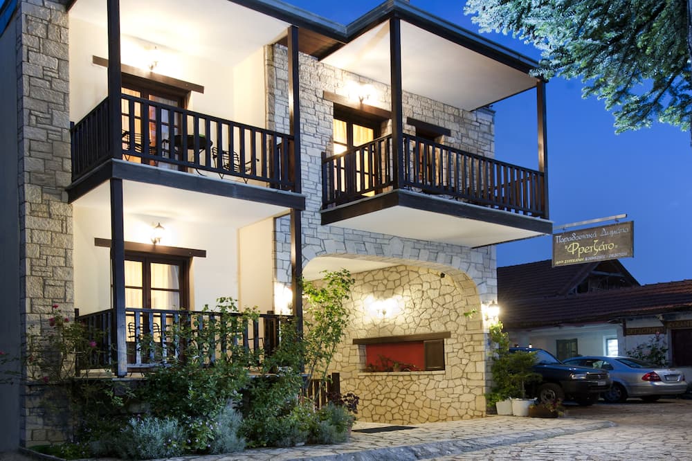 Fretzato Traditional Guest House
