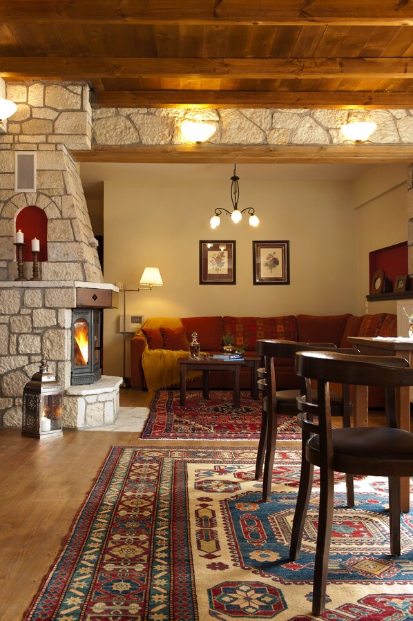 Free daily full breakfast