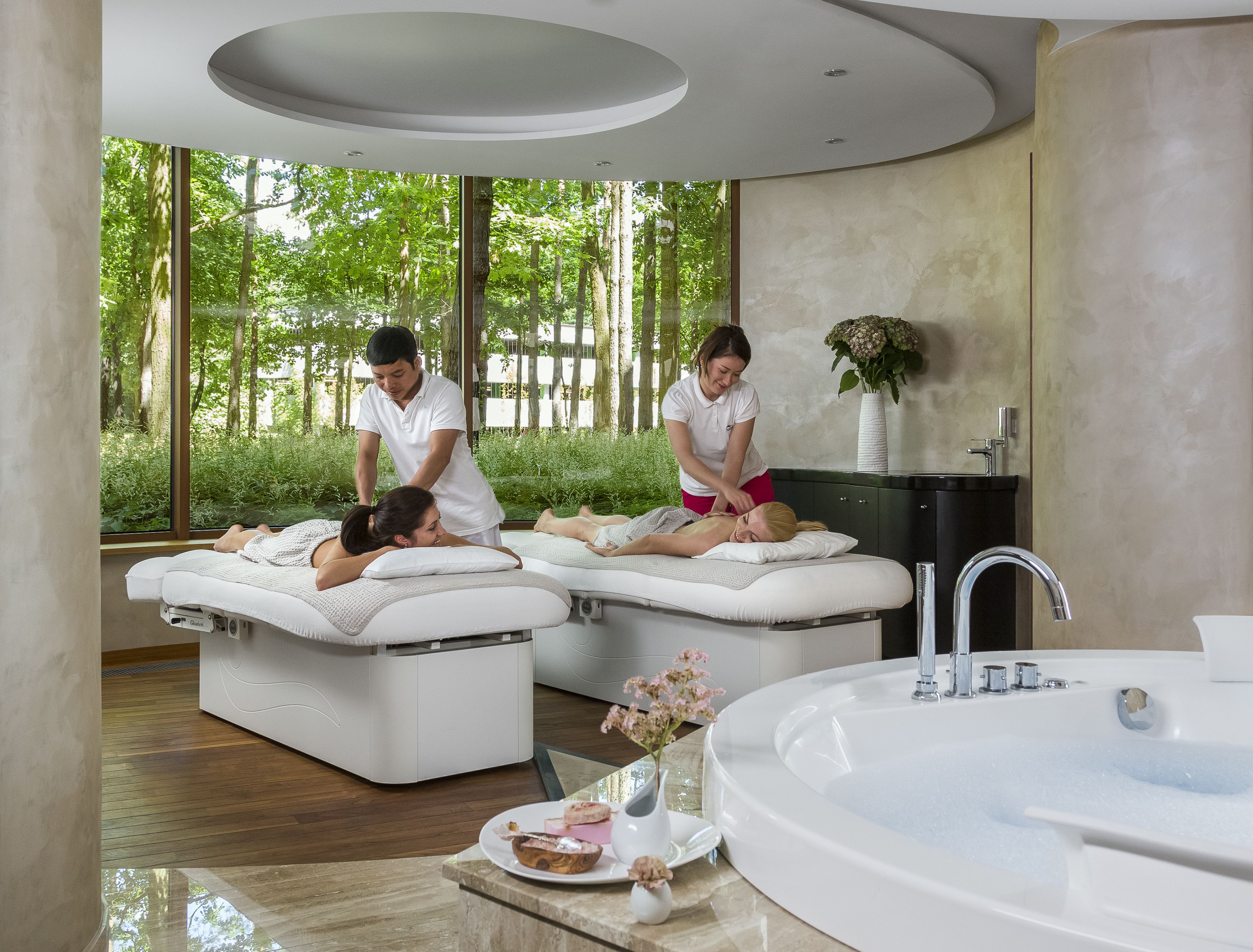 body treatments, body scrubs, facials, 10 treatment rooms