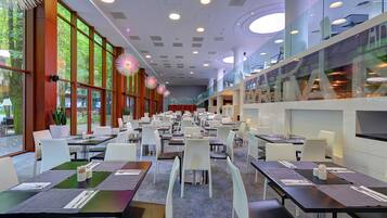 Desayuno buffet incluido todos los días