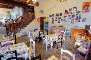 Daily full breakfast (EUR 6.00 per person)