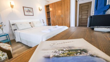 Habitación estándar, vistas al mar | Escritorio, cortinas opacas, wifi gratis y ropa de cama