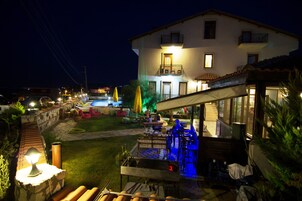 Bar junto a la piscina