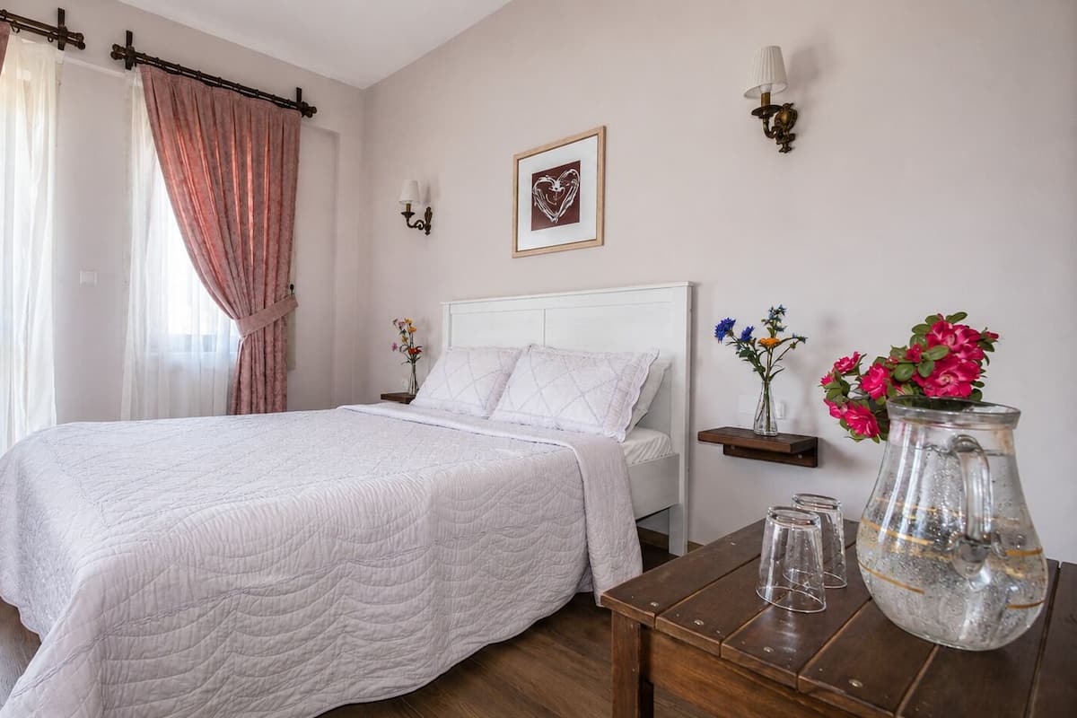 Chambre Standard, vue sur la montagne | Bureau, rideaux d’obscurcissement, accès au Wi-Fi (inclus)