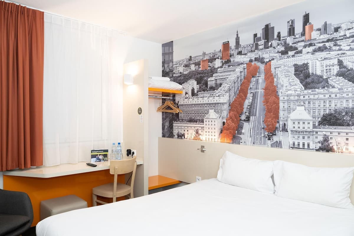 Premium Double Room, 1 Queen Bed | Desk, laptop workspace, blackout drapes, iron/ironing board