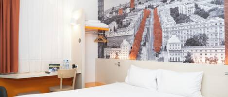 1 makuuhuone, työpöytä, kannettavalle tietokoneelle sopiva työtila