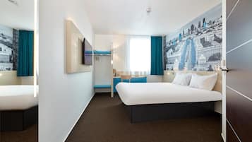 Standard Double Room, 1 Queen Bed | 1 間睡房、書桌、手提電腦工作空間、遮光窗簾/窗簾
