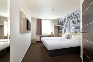 Standard Twin Room, 2 Twin Beds | Bureau, espace de travail pour ordinateurs portables