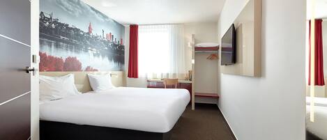 Standard Double Room, 1 Queen Bed | Desk, laptop workspace, blackout drapes, iron/ironing board