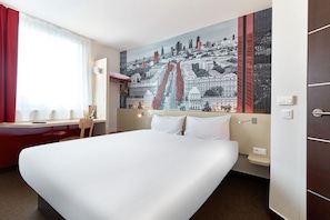 1 bedroom, desk, laptop workspace, blackout drapes