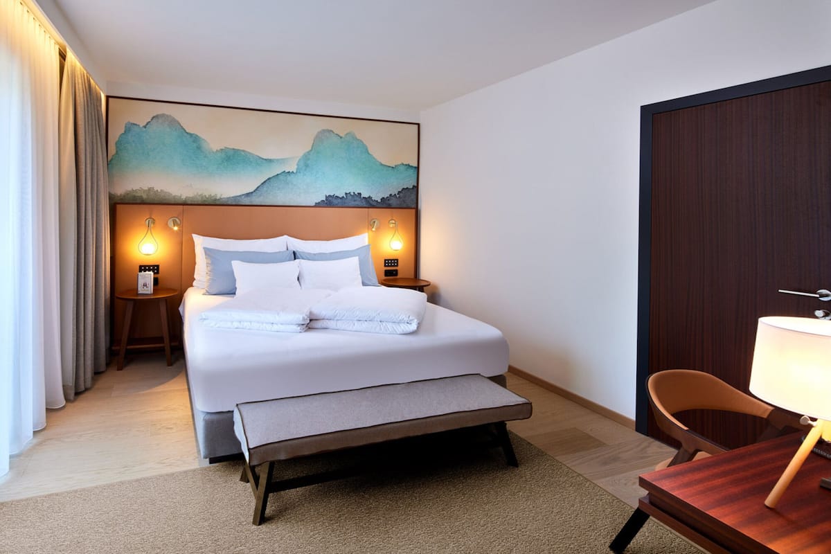 Habitación estándar doble, junto a la montaña | 1 dormitorio, ropa de cama hipoalergénica, caja fuerte y wifi gratis