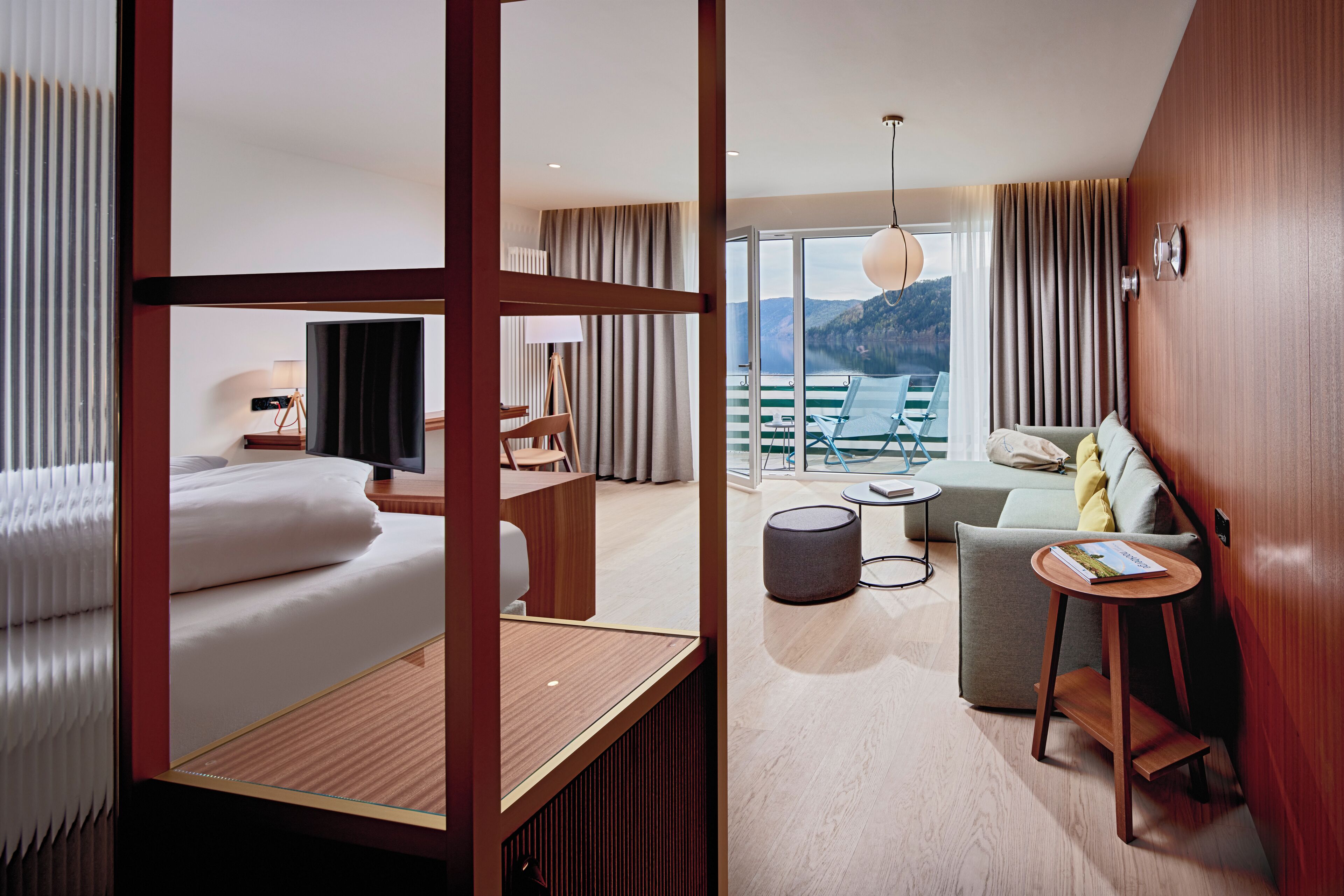 Royal-Suite, Seeseite | Allergikerbettwaren, Zimmersafe, kostenloses WLAN, Bettwäsche