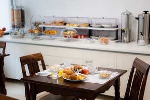 Breakfast area - Philippos Hotel (Volos)