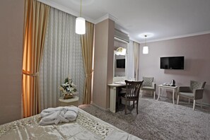 Chambre Familiale | Coin séjour
