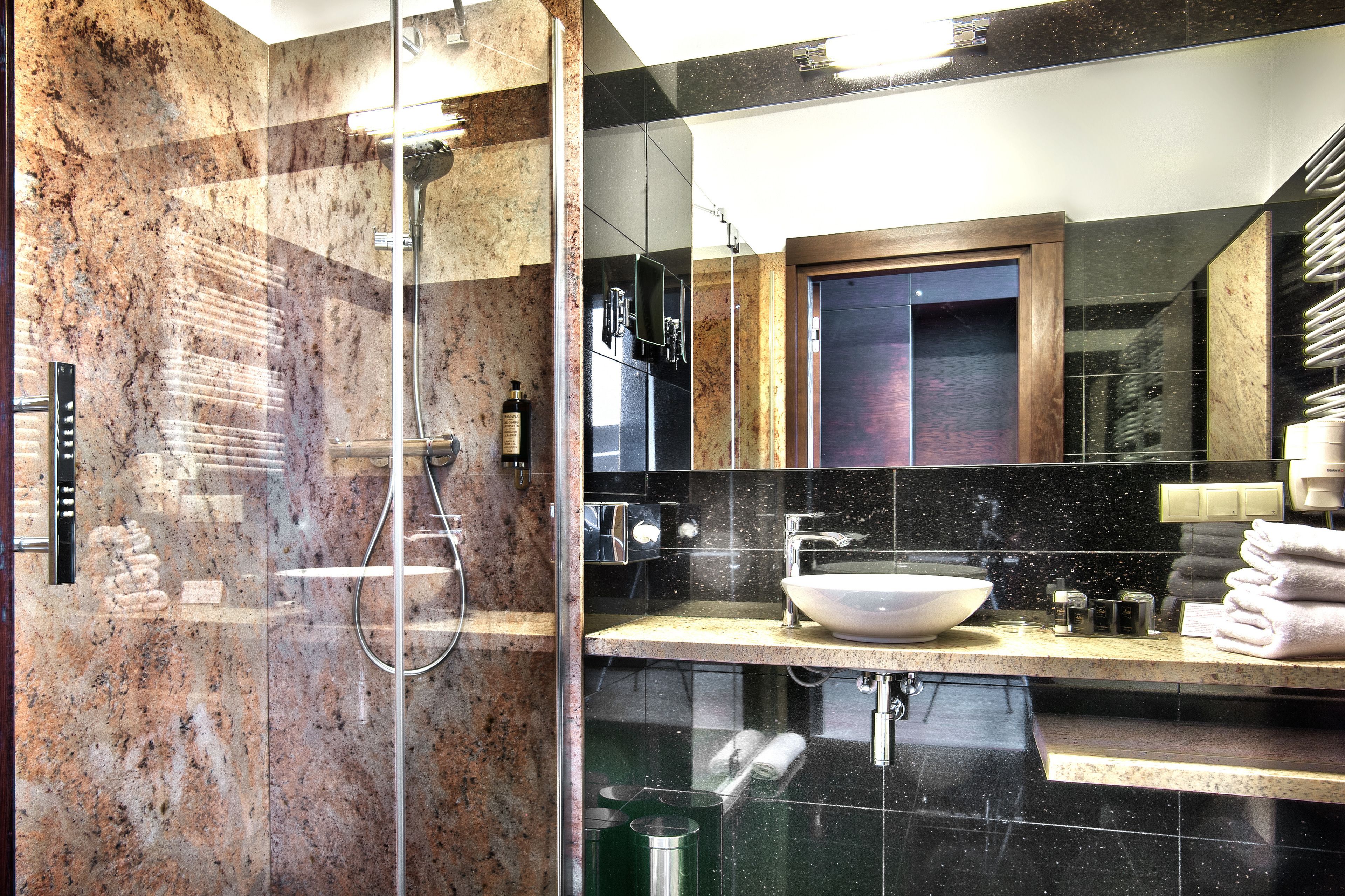 싱글룸 | 욕실 | 샤워 시설, 무료 세면용품, 헤어드라이어, 타월