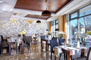 Breakfast, lunch and dinner served - Hotel Aristo (Bialystok)