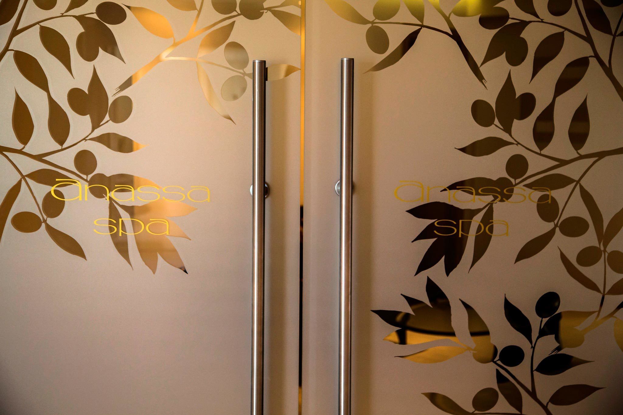 couples treatment room(s), sauna, hot tub, steam room