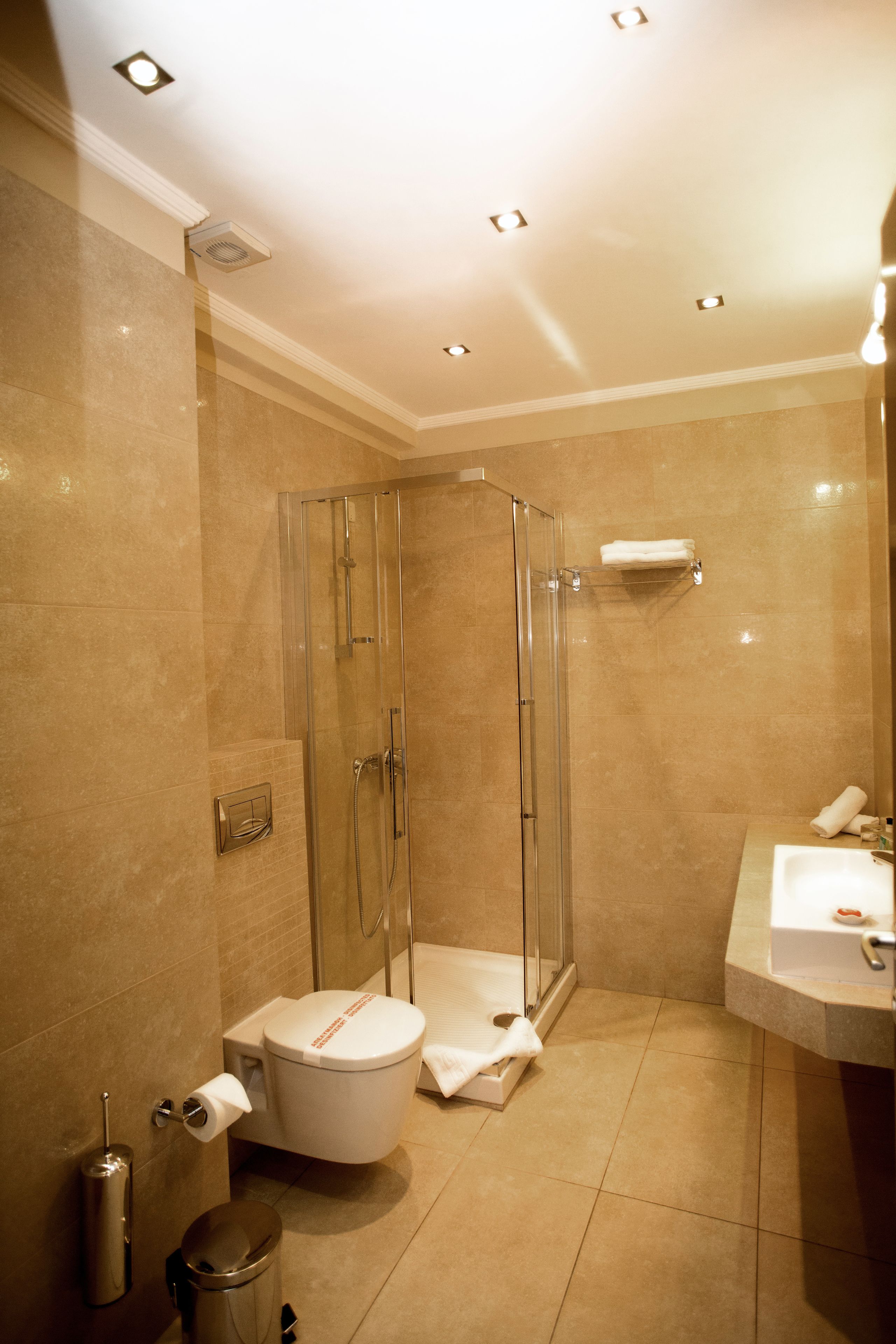 standard double or twin room | bathroom | designer toiletries, hair dryer, bathrobes, slippers