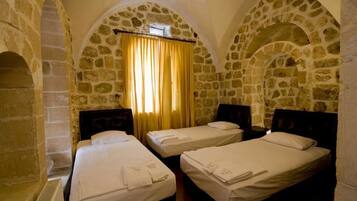 Chambre Triple | Minibar, Wi-Fi gratuit, draps fournis