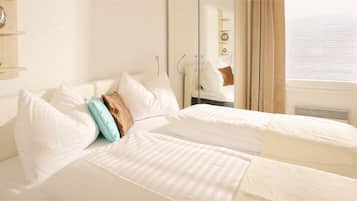 3 Schlafzimmer, hochwertige Bettwaren, Bügeleisen/Bügelbrett