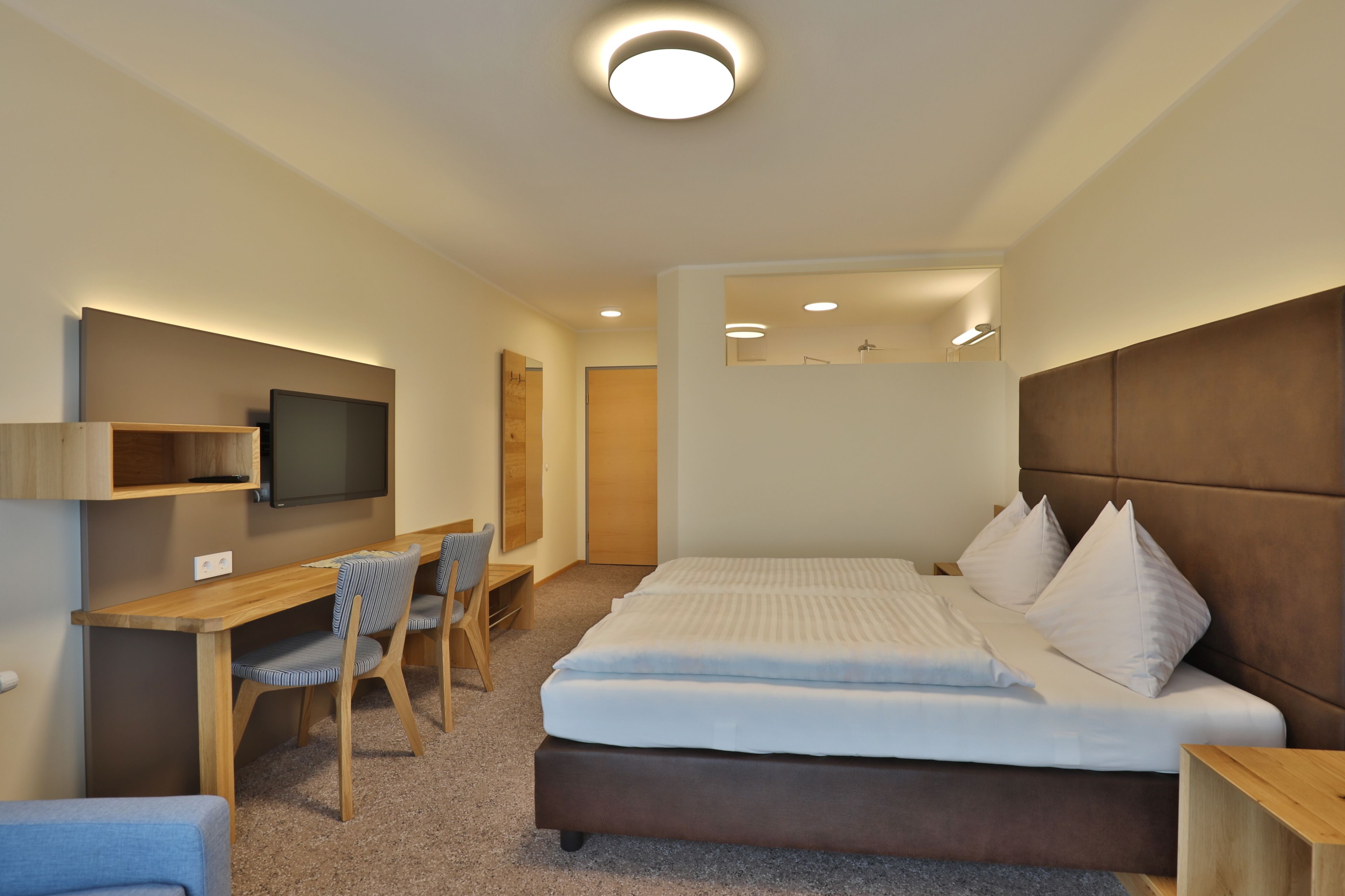 Classic Double Room, Mountain View | Living area | Flat-screen TV