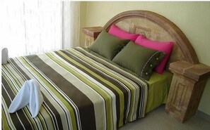 In-room safe, desk, soundproofing, cots/infant beds - Iztuzu Apart & Villas (Ortaca)