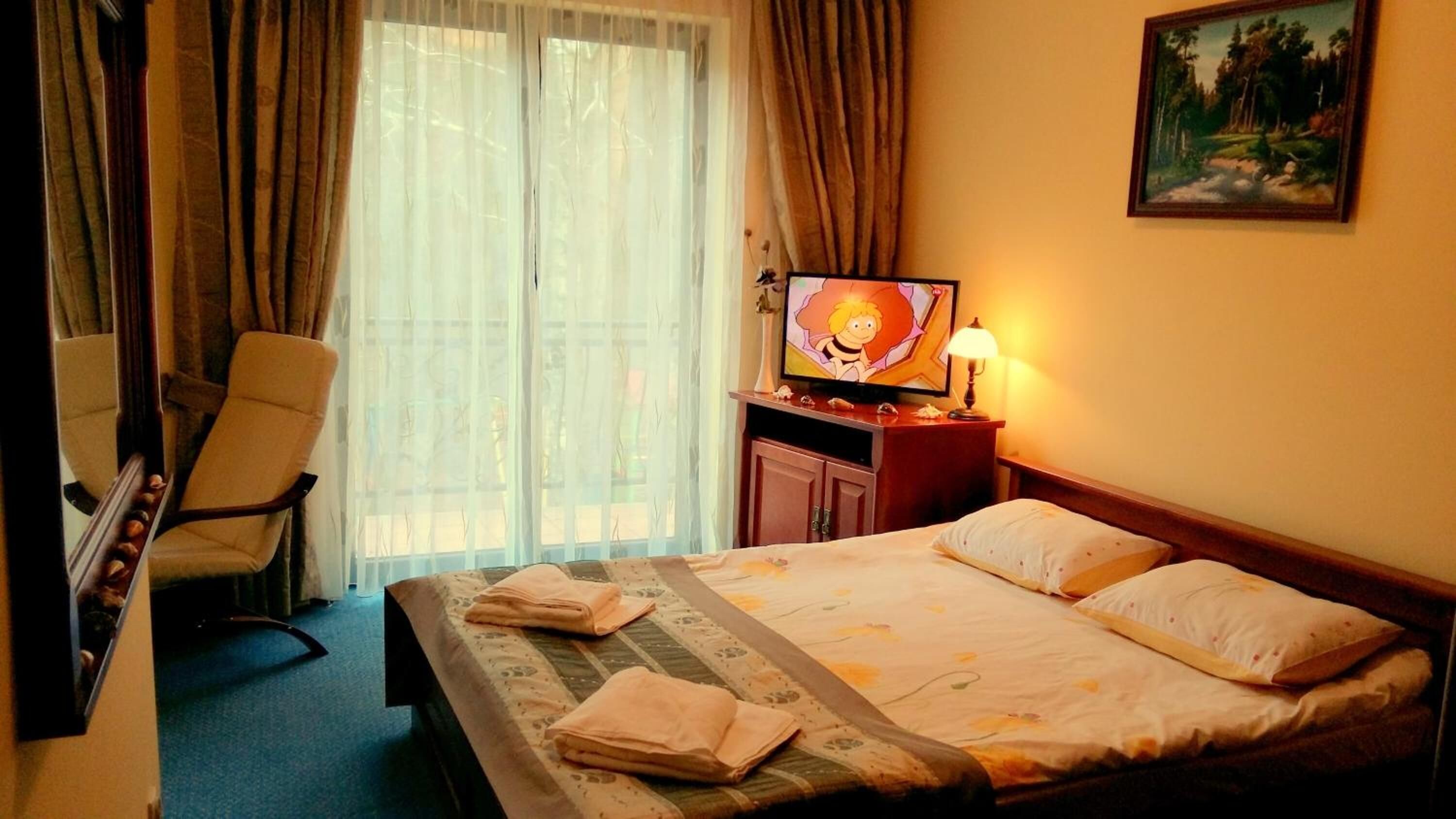 premium bedding, minibar, in-room safe, individually decorated