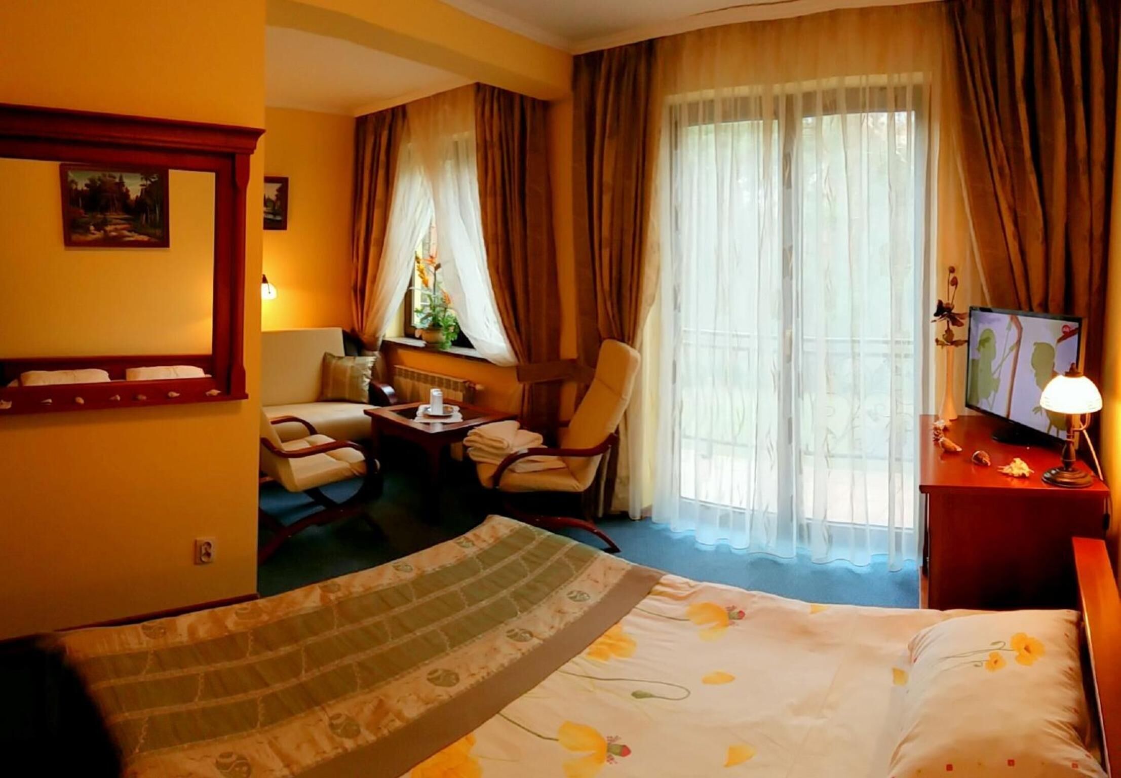 premium bedding, minibar, in-room safe, individually decorated