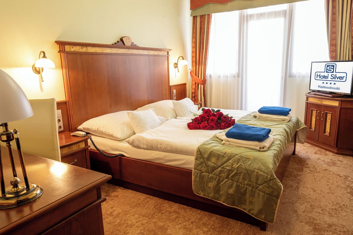 Suite Presidenziale, 1 camera da letto, balcone | 1 camera, una cassaforte in camera, Wi-Fi gratuito, lenzuola