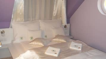 Superior Apartment | Soundproofing, iron/ironing board, free WiFi, bed sheets