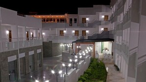 المنطقة المحيطة بالمنشأة