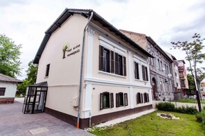 Front of property - Vén Diófa De Lux Panzió (Szeged)