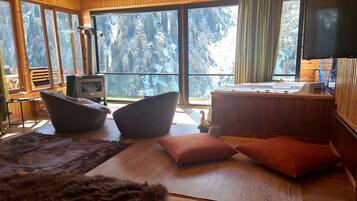 パノラミック スタジオスイート ダブルベッド 1 台 ジェットバス リバービュー | ミニバー、セーフティボックス (室内)、デスク、ノートパソコン用作業スペース