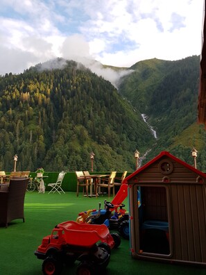 Area giochi per bambini (all'aperto)