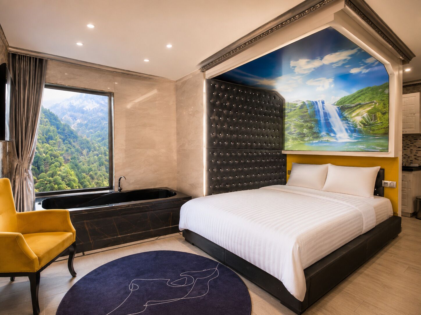 Doppia Romantica, 1 letto queen, vasca da bagno, vista montagna | Minibar, una cassaforte in camera, una scrivania, postazione laptop