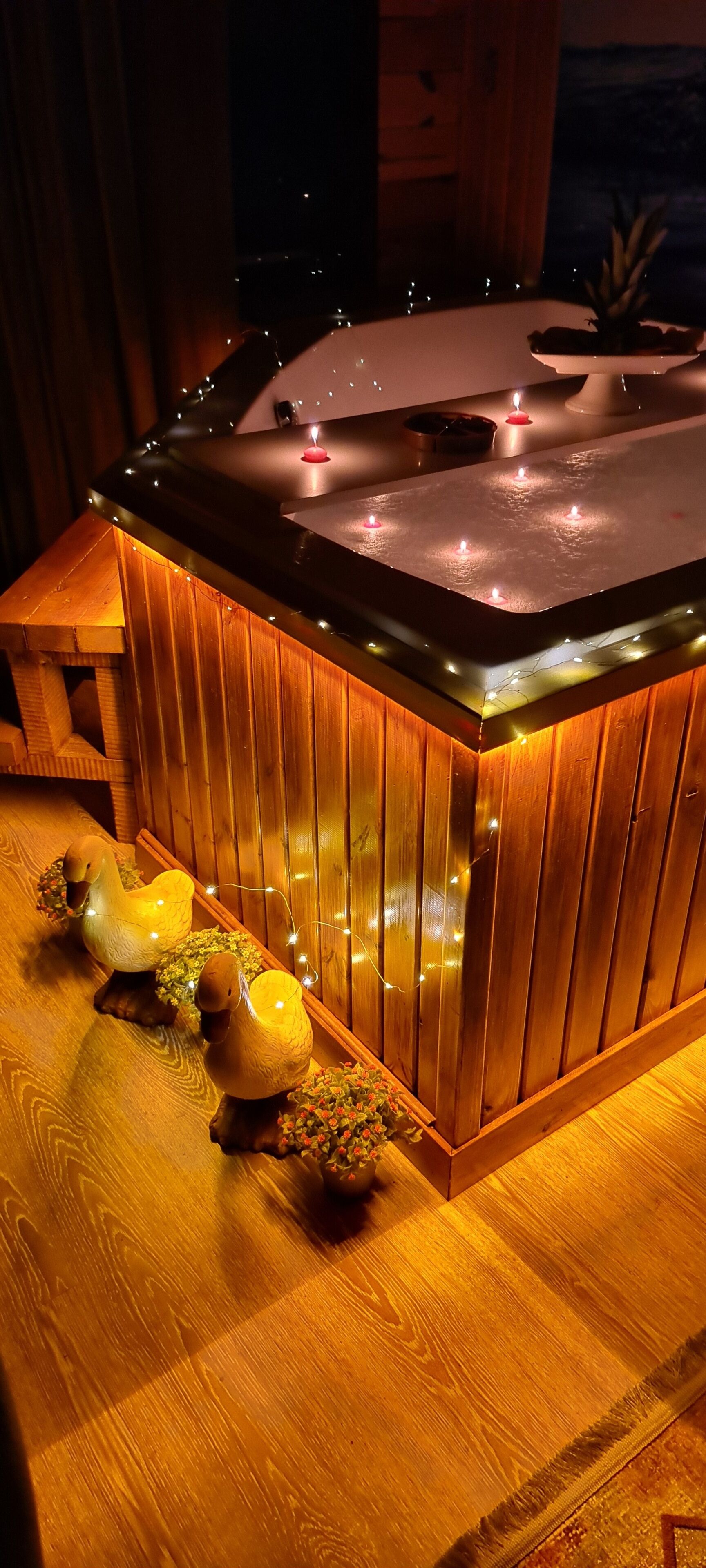 panoramic studio suite, 1 double bed, jetted tub, river view | jetted bathtub