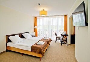 Desk, blackout curtains, iron/ironing board, free WiFi - Mona Lisa Wellness & Spa (Kolobrzeg)