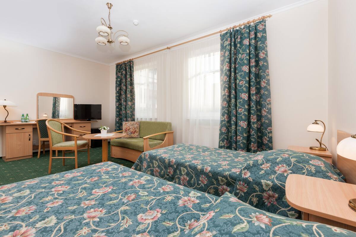 Doppel- oder Zweibettzimmer