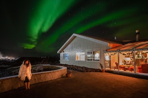 Terrace/patio - Northern Light Inn (Grindavik)