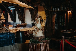 Khu vực ăn uống tại phòng