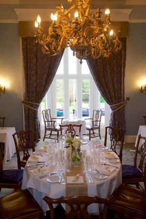 供应早餐和晚餐