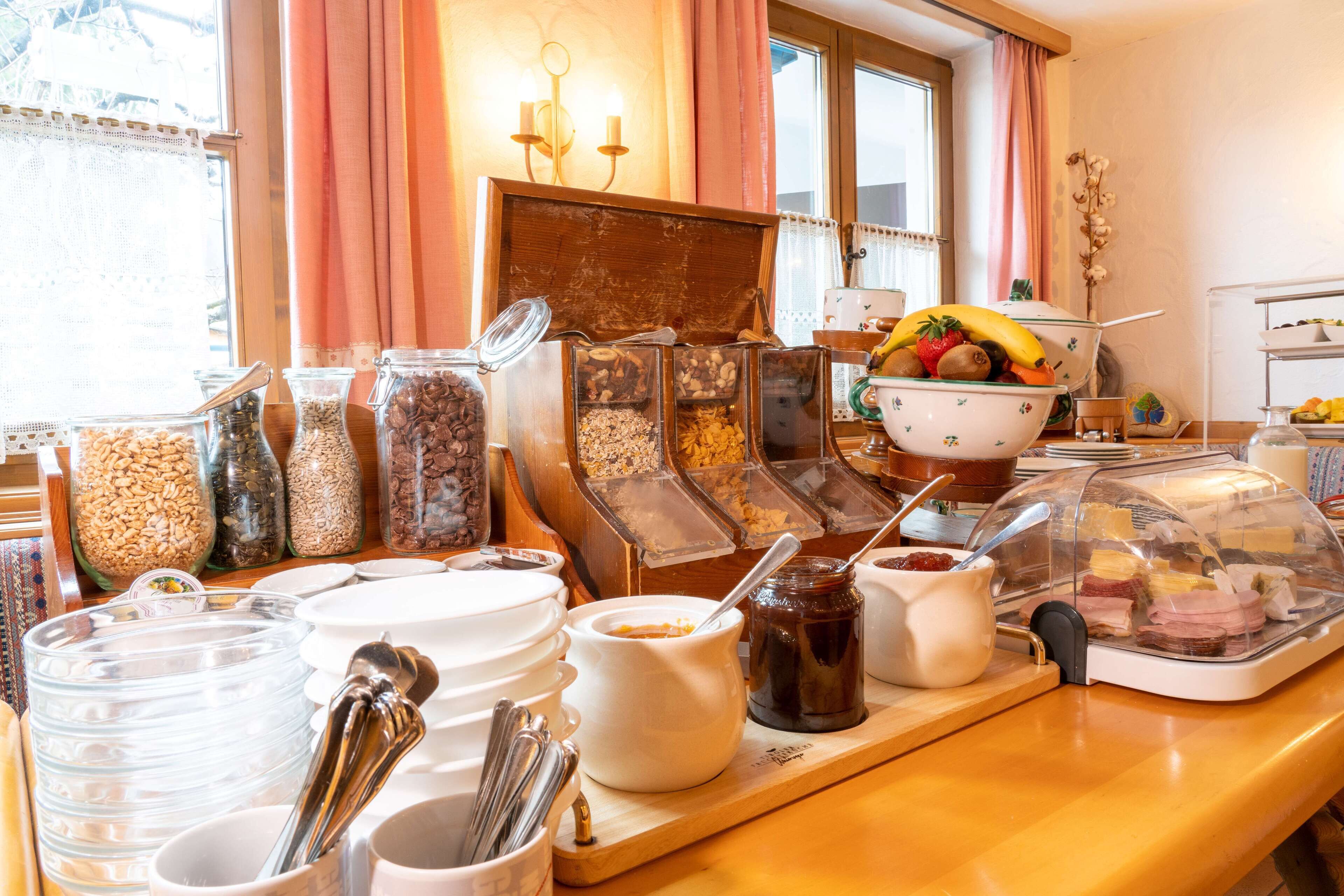 Daily buffet breakfast (EUR 18.50 per person)