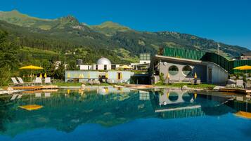 Sauna, steam room, massages