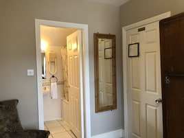 Traditional Single Room | Bathroom | Shower, hair dryer, towels
