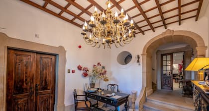 Casa Amarela Hotel & National Monument