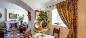 Casa Amarela Hotel & National Monument