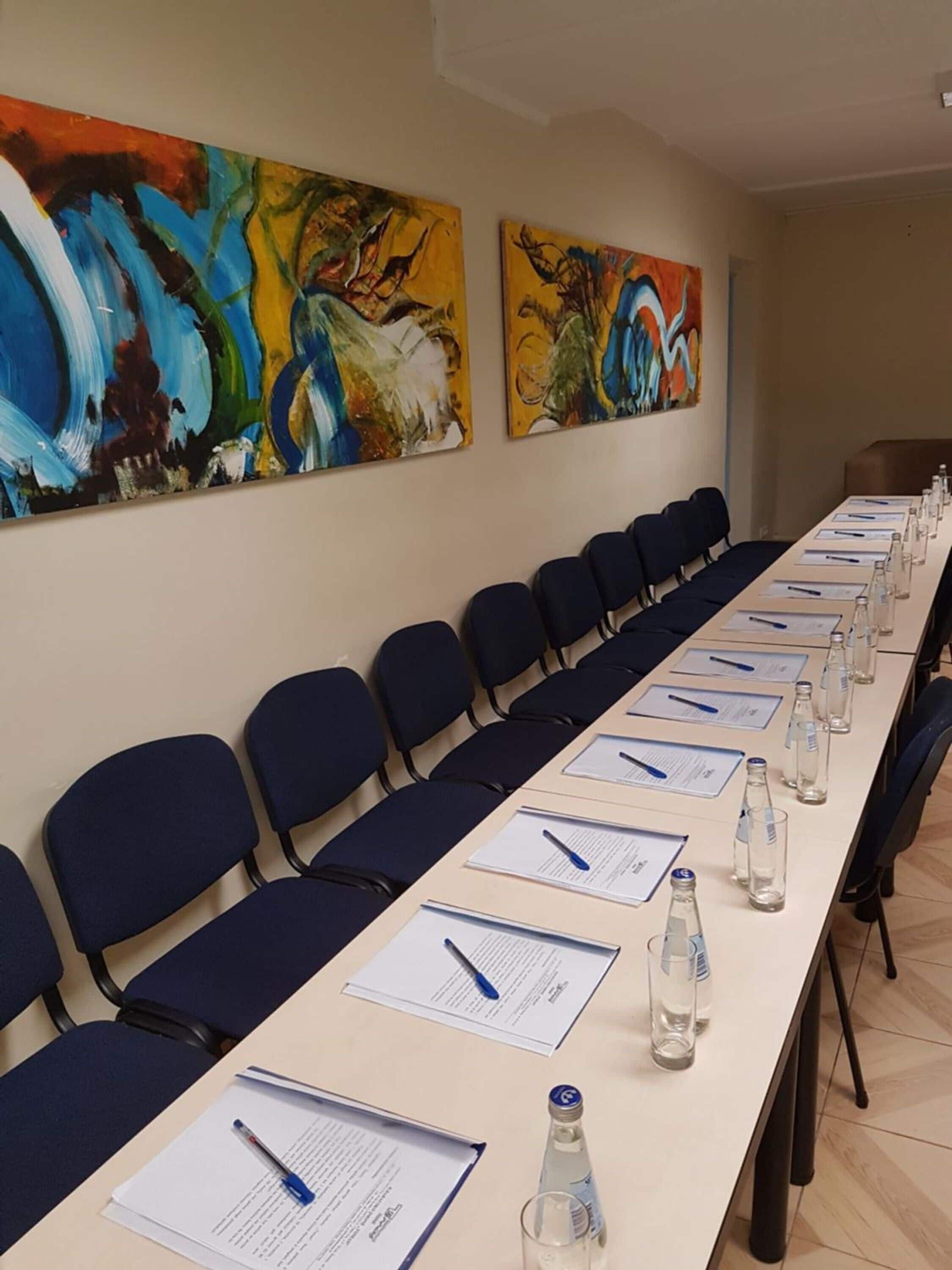 المنشأة من الداخل