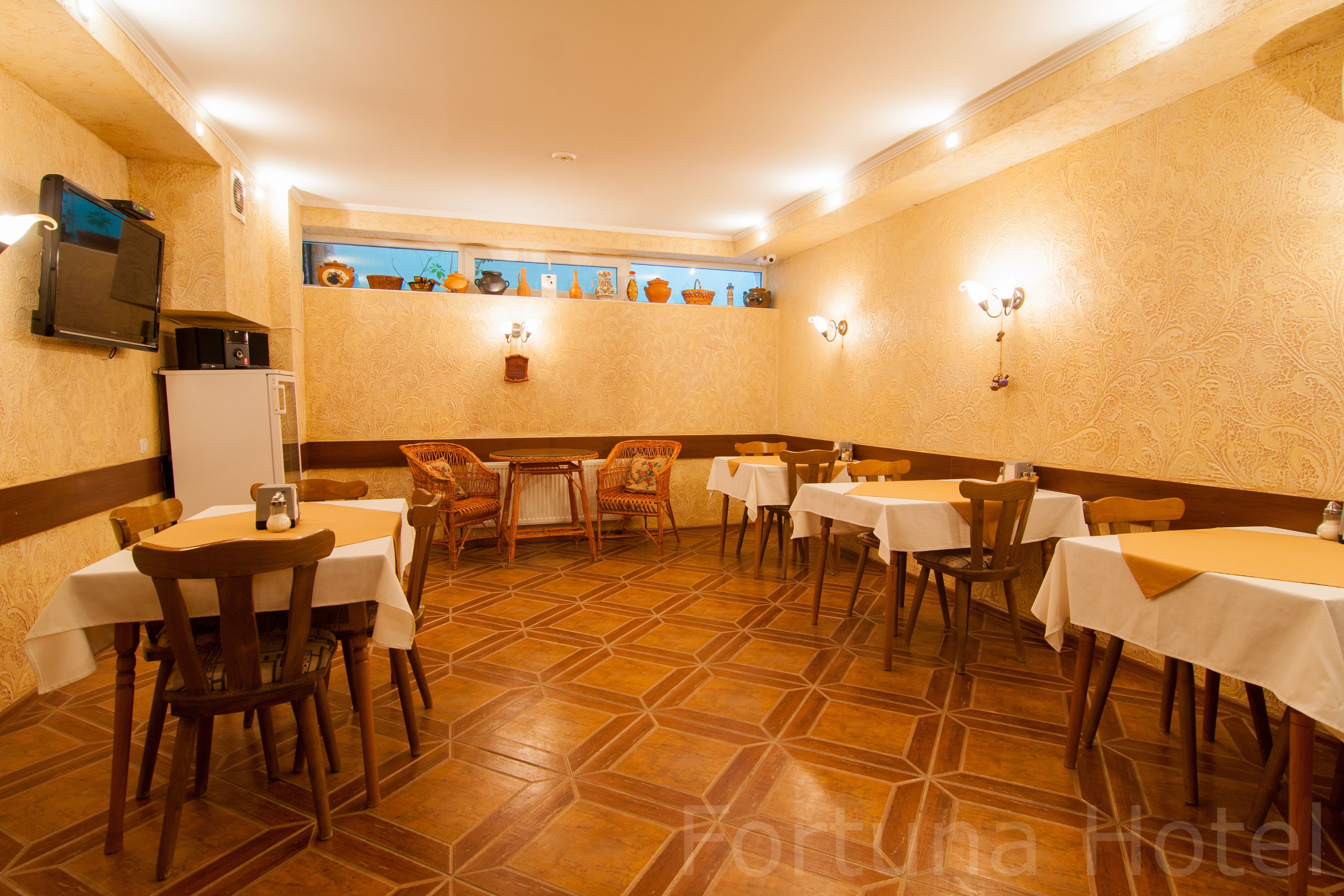 매일 유럽식 아침 식사(1인당 MDL 150)