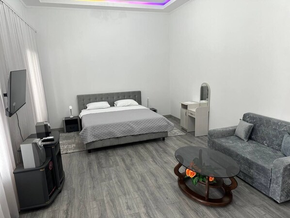 Suite | Bureau, chambres insonorisées, Wi-Fi gratuit, draps fournis