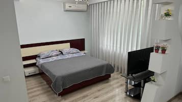 Suite | Escritorio, sistema de insonorización, wifi gratis y ropa de cama